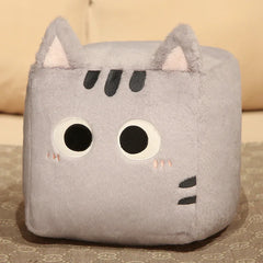 Cojín de peluche de gatito negro en forma de cubo