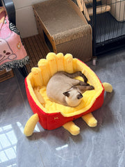 Katzenbett aus einer Pommes-Frites-Box 