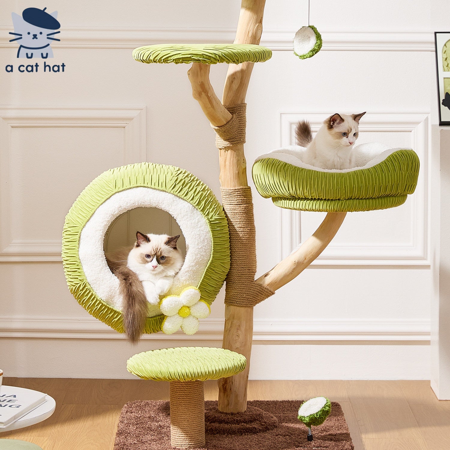 Mehrstufiger Katzenkratzbaum aus Naturholz
