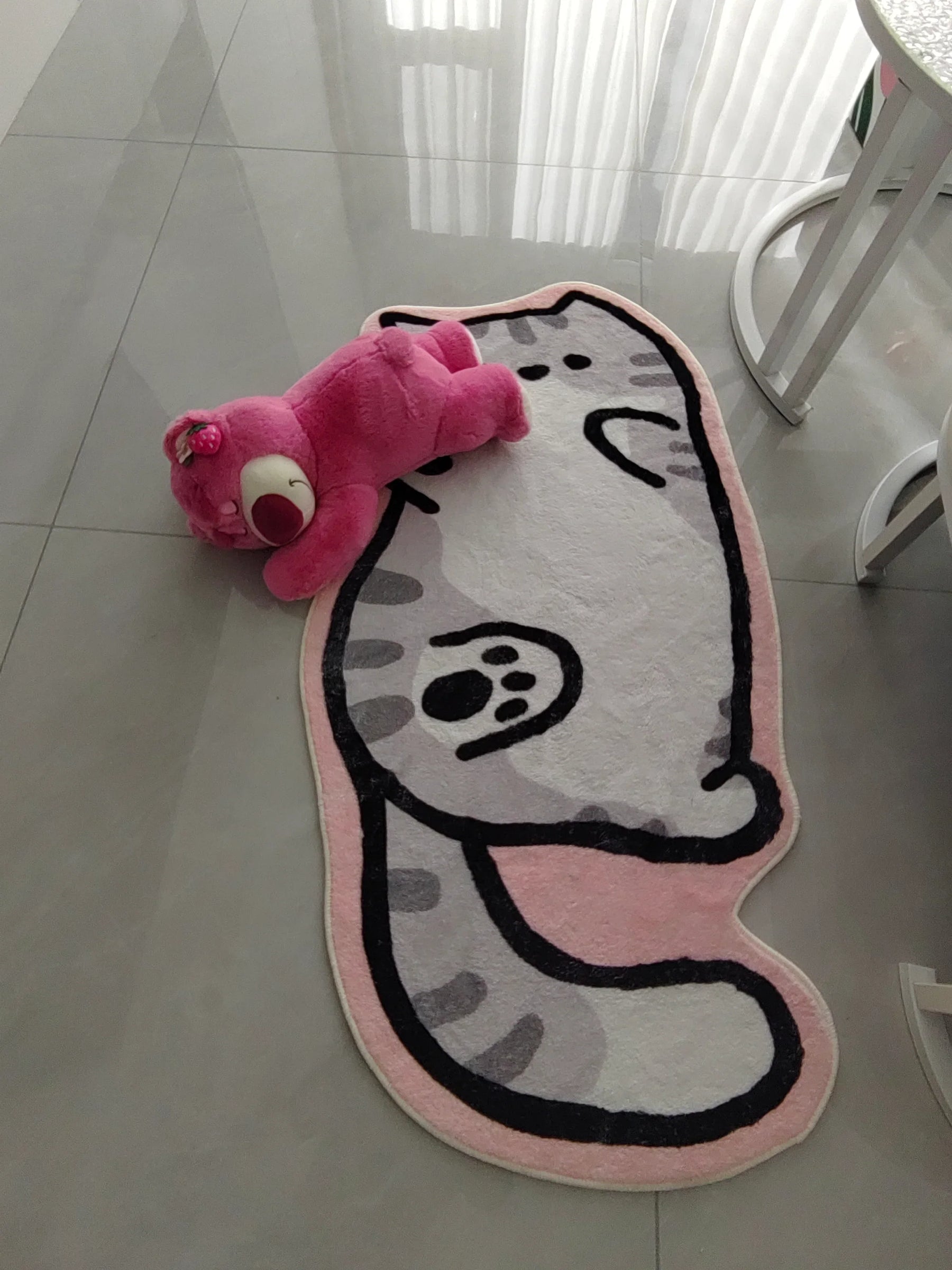 Alfombra para tumbarse con forma de gato
