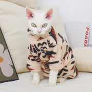 Fleecepullover im Ethno-Stil mit Katzenmotiv