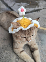 Serie de gorros de punto con motivos florales