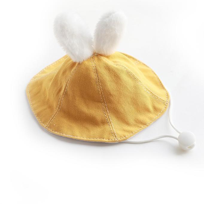 Lindo sombrero de conejo y gato